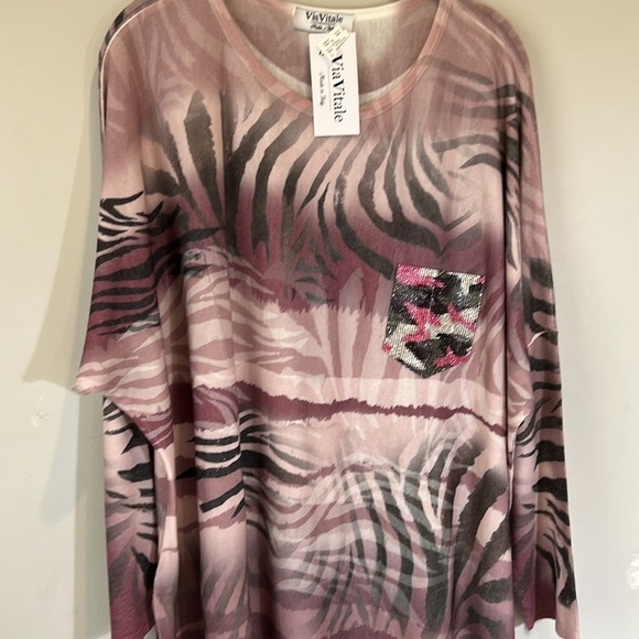 Via Vitale oversized knit top crew neck with drop shoulder rhinestone detail - Picture 9 of 15